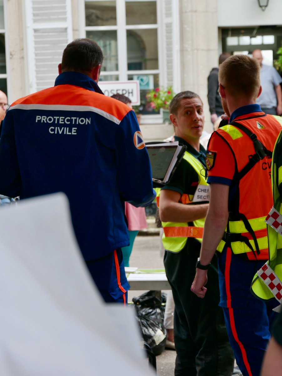 Protection Civile tweet media