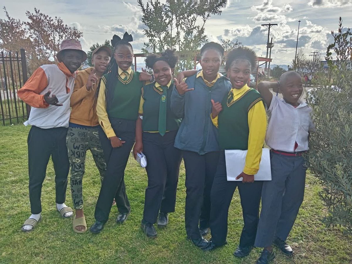 Exposcience's tweet image. Fouriesburg proudly hosted their Eskom Expo Bethlehem District Expo! Learners were eager and excited to present their innovative projects to the panel of Selectors. The energy, enthusiasm, and smiles all around prove one thing - Science is FUN! 

#DiscoverEskomExpo #ScienceIsFun…
