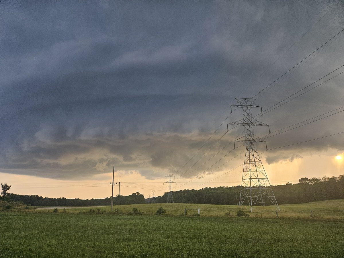 JCarsonSkywarn's tweet photo. Insane supercell in Hickory Grove South Carolina yesterday Carolina storm spotters was on the scene watching for anything to drop https://t.co/P9AtaJ1o62