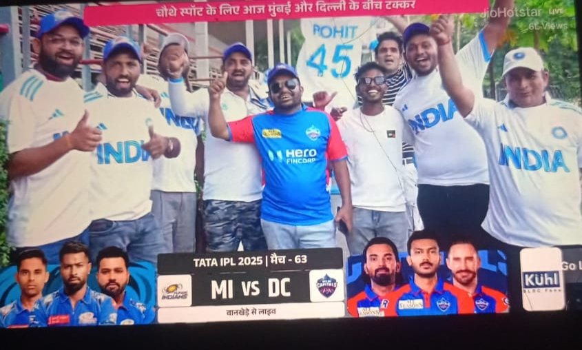 45Fan_Prathmesh's tweet photo. "No one will wear white jersey for Rohit Sharma"

Meanwhile Rohit Sharma fans 🥵 : https://t.co/ivcLGkAxM4