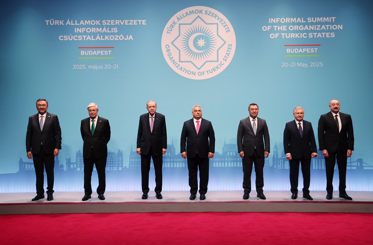 Informal Summit of the OTS held in Budapest on 21 May 2025

🇭🇺🤝🇦🇿🇰🇿🇰🇬🇹🇷🇺🇿

#OTSBudapestSummit2025 
#TDTBudapeştZivəsi2025
#ТМҰБудапештСаммиті2025 
#ТМУБудапештСаммити2025 #TDTBudapeşteZirvesi2025
#TDTBudapeshtSammiti2025