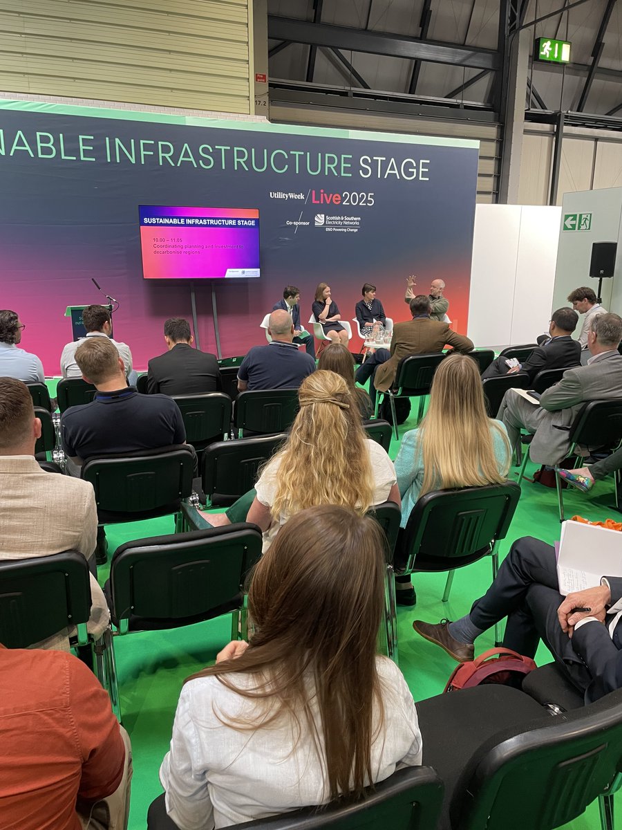 Energy Systems Catapult (@energysyscat) on Twitter photo We're back at it for Day 2 of <a href="/UtilityWeekLive/">Utility Week Live</a> ! ⚡
Find us on the <a href="/innovateuk/">Innovate UK</a> stand (G10) to talk all things Net Zero energy innovation. We're back at it for Day 2 of <a href="/UtilityWeekLive/">Utility Week Live</a> ! ⚡
Find us on the <a href="/innovateuk/">Innovate UK</a> stand (G10) to talk all things Net Zero energy innovation.
