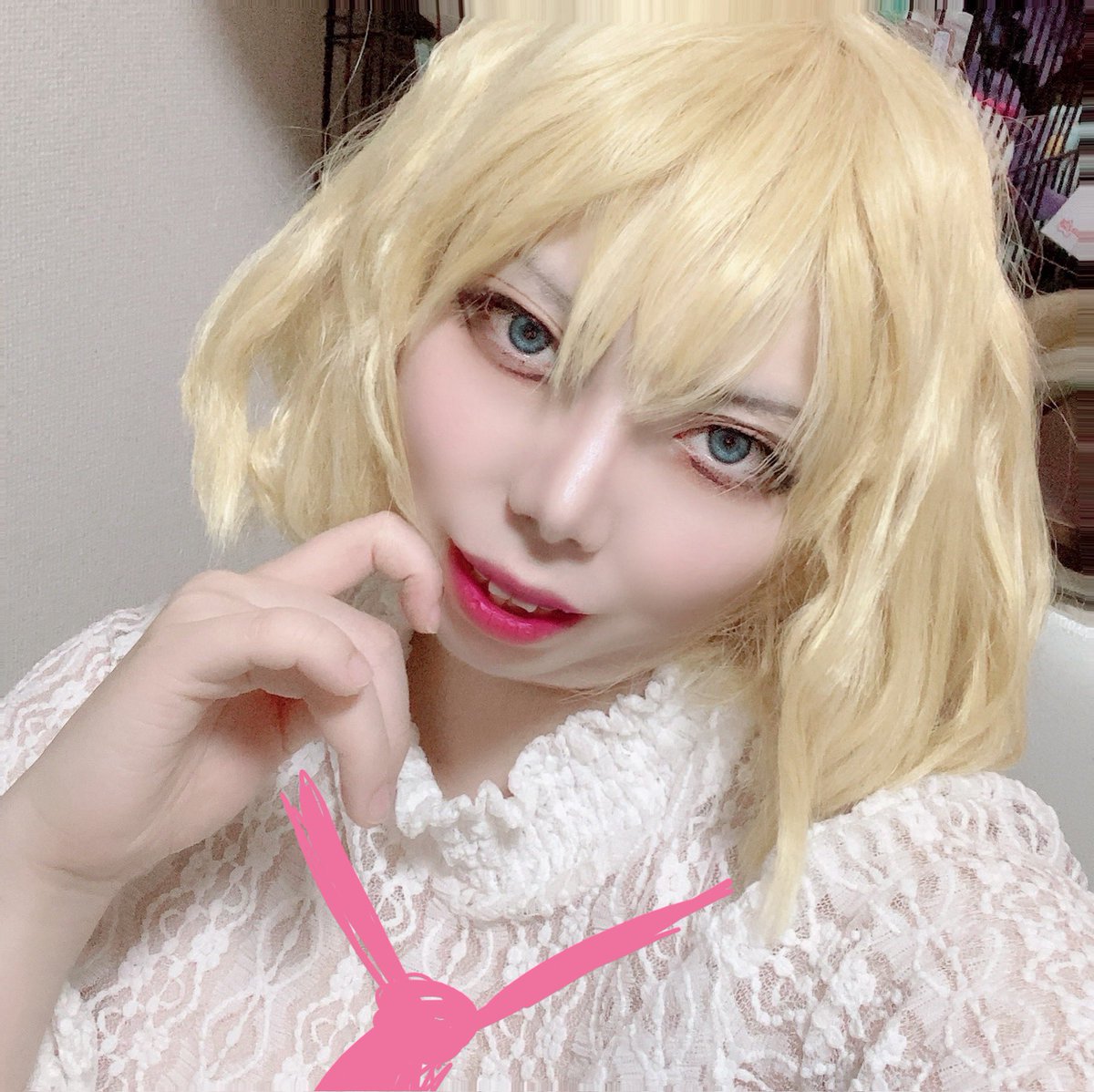 tieria129's tweet photo. メイクの練習だけ♡

誰でしょう！ https://t.co/vENuGs0DB4