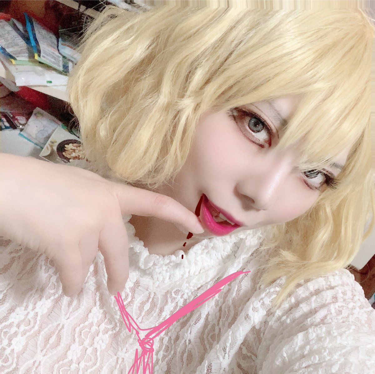 tieria129's tweet photo. メイクの練習だけ♡

誰でしょう！ https://t.co/vENuGs0DB4