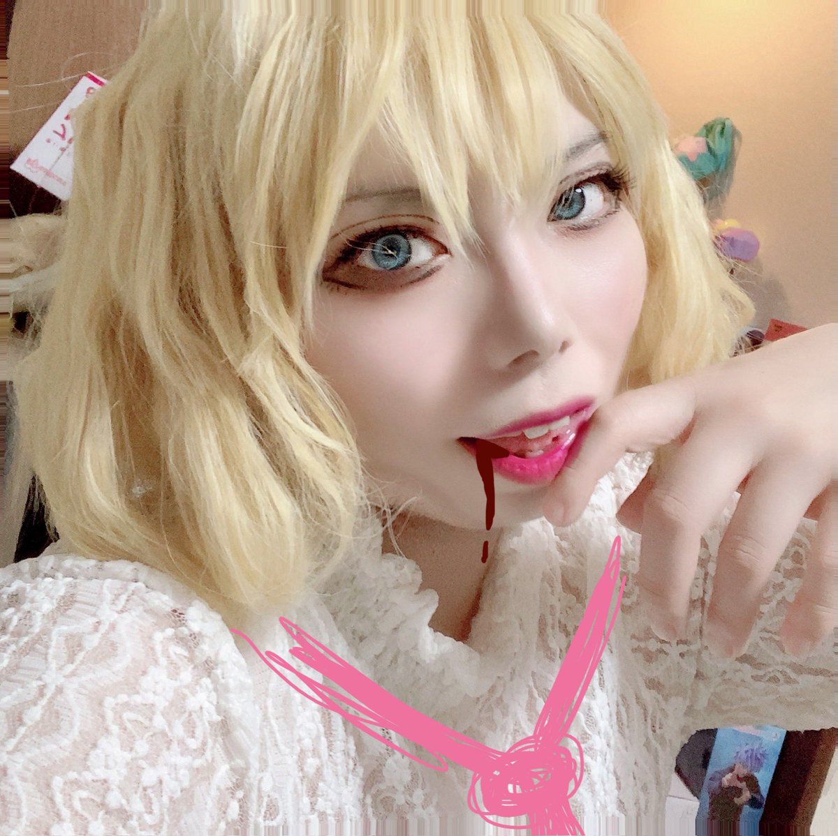 tieria129's tweet photo. メイクの練習だけ♡

誰でしょう！ https://t.co/vENuGs0DB4