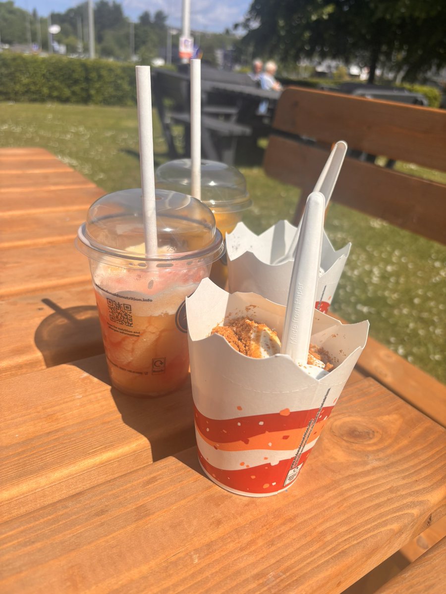 A good wee sunny catch up this afternoon with a young carer! 🌞😎#sunsout #youngcarers