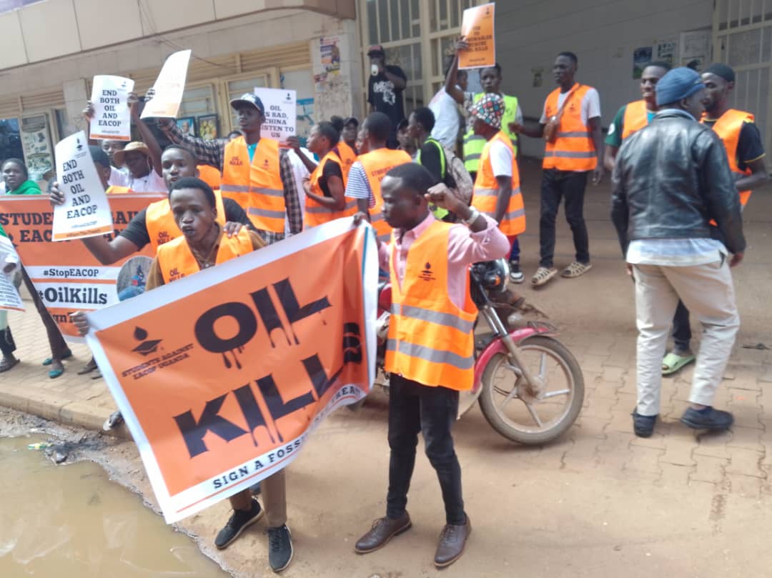 From West Africa to East Africa, we say NO to imperial pipelines! EACOP is colonialism with a French accent and a banker’s smile. Africa will not be a sacrifice zone for Europe’s oil addiction.
#DecolonizeDevelopment #StopEACOP
#FreeKCB11