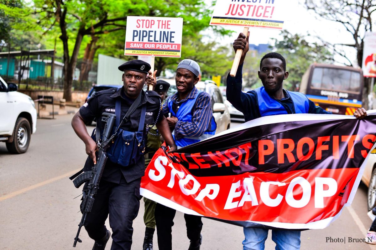UhaiWetu's tweet image. From West Africa to East Africa, we say NO to imperial pipelines! EACOP is colonialism with a French accent and a banker’s smile. Africa will not be a sacrifice zone for Europe’s oil addiction.
#DecolonizeDevelopment #StopEACOP
#FreeKCB11
