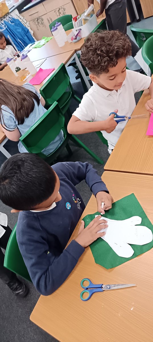 Year 1 cutting out their hand puppets today in DT. Well done ☺️    <a href="/ElliotSchools/">Elliot Foundation</a>