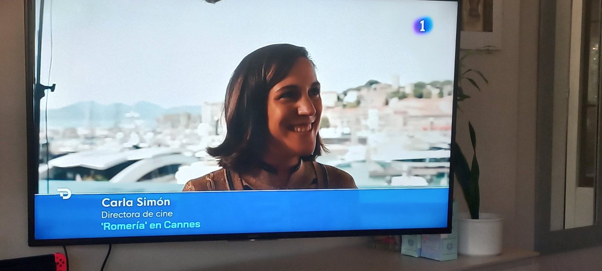 Rakel75es's tweet photo. @cdelamor_ siempre es un placer oir tu voz en tv https://t.co/Y1YmX8lhDK