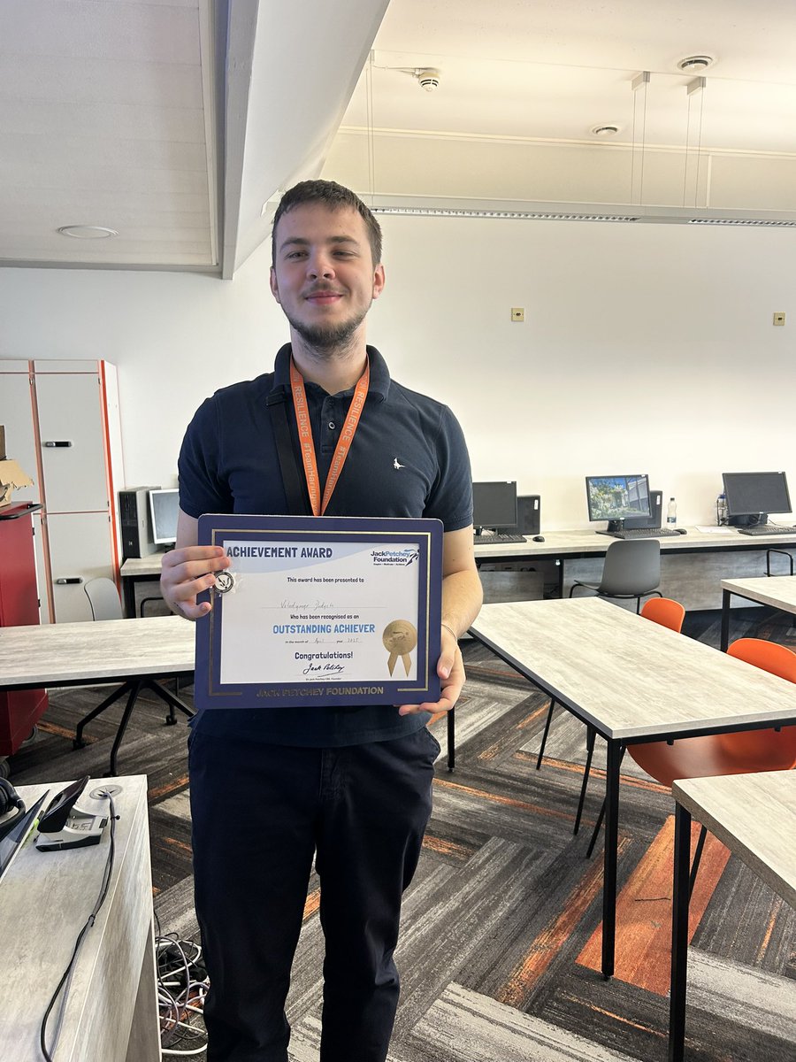 Haringey6thForm's tweet image. Congratulations to our @JPFoundation Award winners 👏 who have been recognised as #OutstandingAchievers - It goes without saying, they thoroughly deserved these awards and we are very #H6Proud of them all 🙌
#H6Experience #KeepAchieving #MoreThanACollege