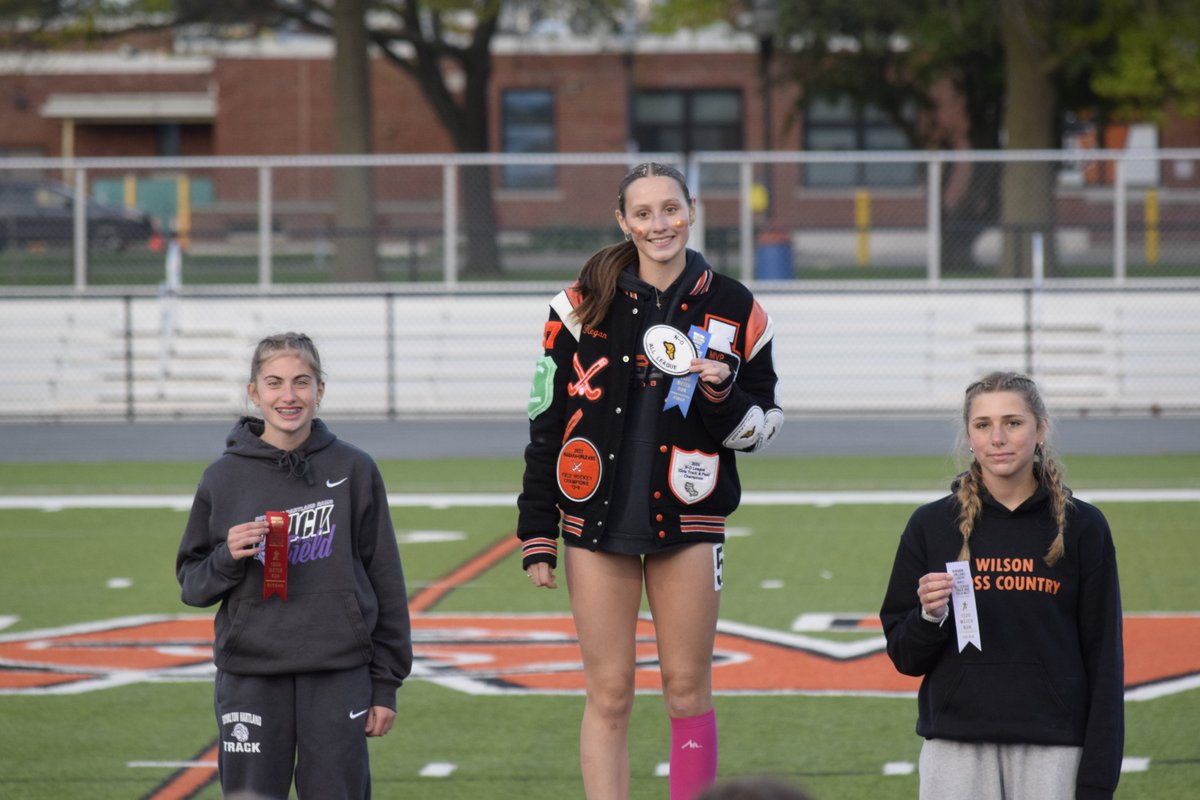 AkronHSSports's tweet image. Congrats to Akron Track team @ N-O league meet!