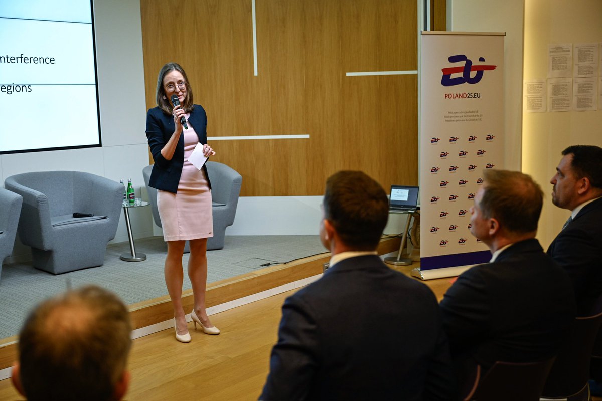 PLintheEU's tweet photo. Great discussion on democracy and disinformation. 

Thank you all the guests and panelists: @adamSzlapka,  @MBildziukiewicz, Marie-Helene Boulanger from @EU_Justice, @TomasZdechovsky, @M_kuchcinski , Mikael Benzon, Thorsten Kohlisch, @Adrien_Licha, @DwmWarmia, Anna Słojewska. https://t.co/HERSgfDp2b