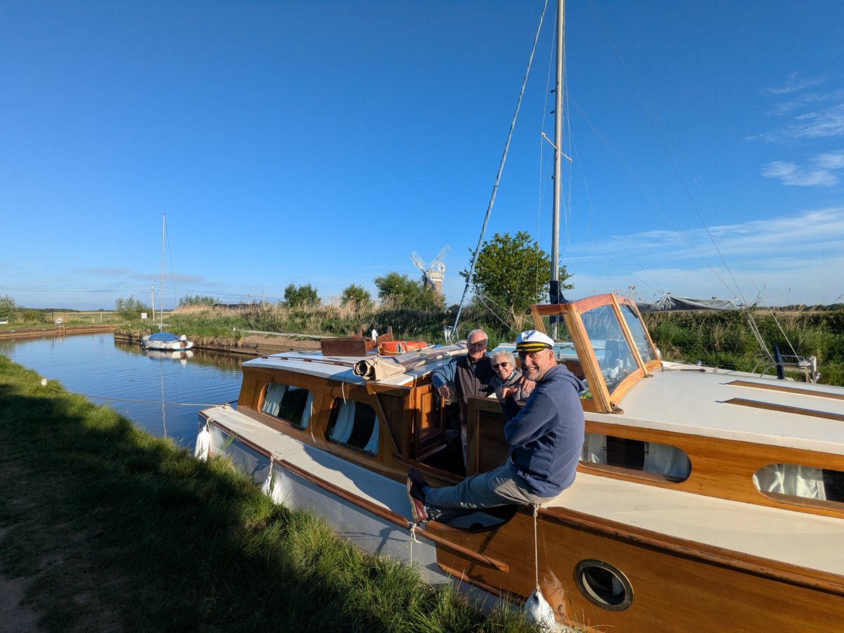 Treat yourselves to a Broads Escape and have fun, whilst making memories, that will last a lifetime!

marthamboats.com