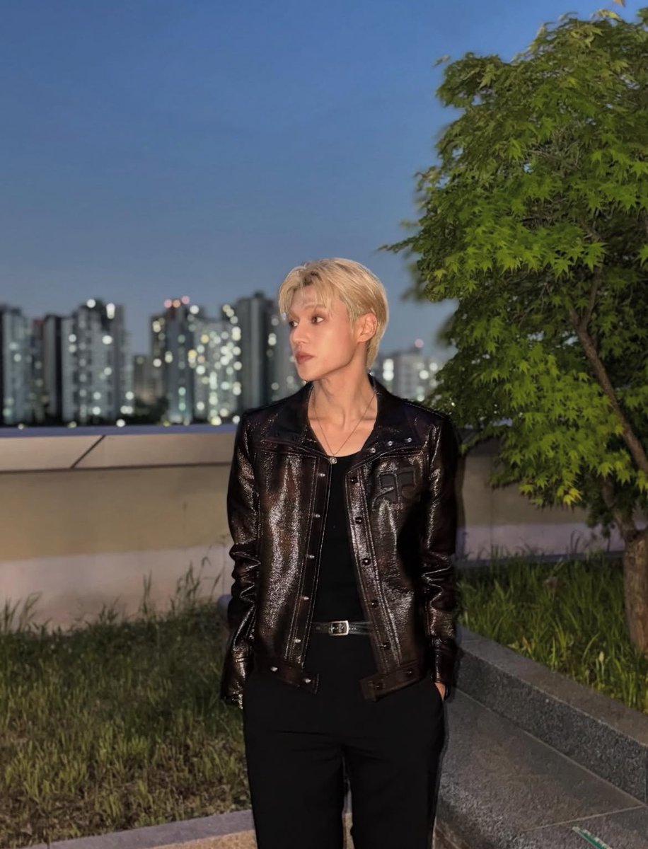 now your light is making changes in ways I never imagines💚🖤

#ATSD #AtinySelcaDay #WOOYOUNG #우영 #ATEEZ #에이티즈 <a href="/ATEEZofficial/">ATEEZ(에이티즈)</a>