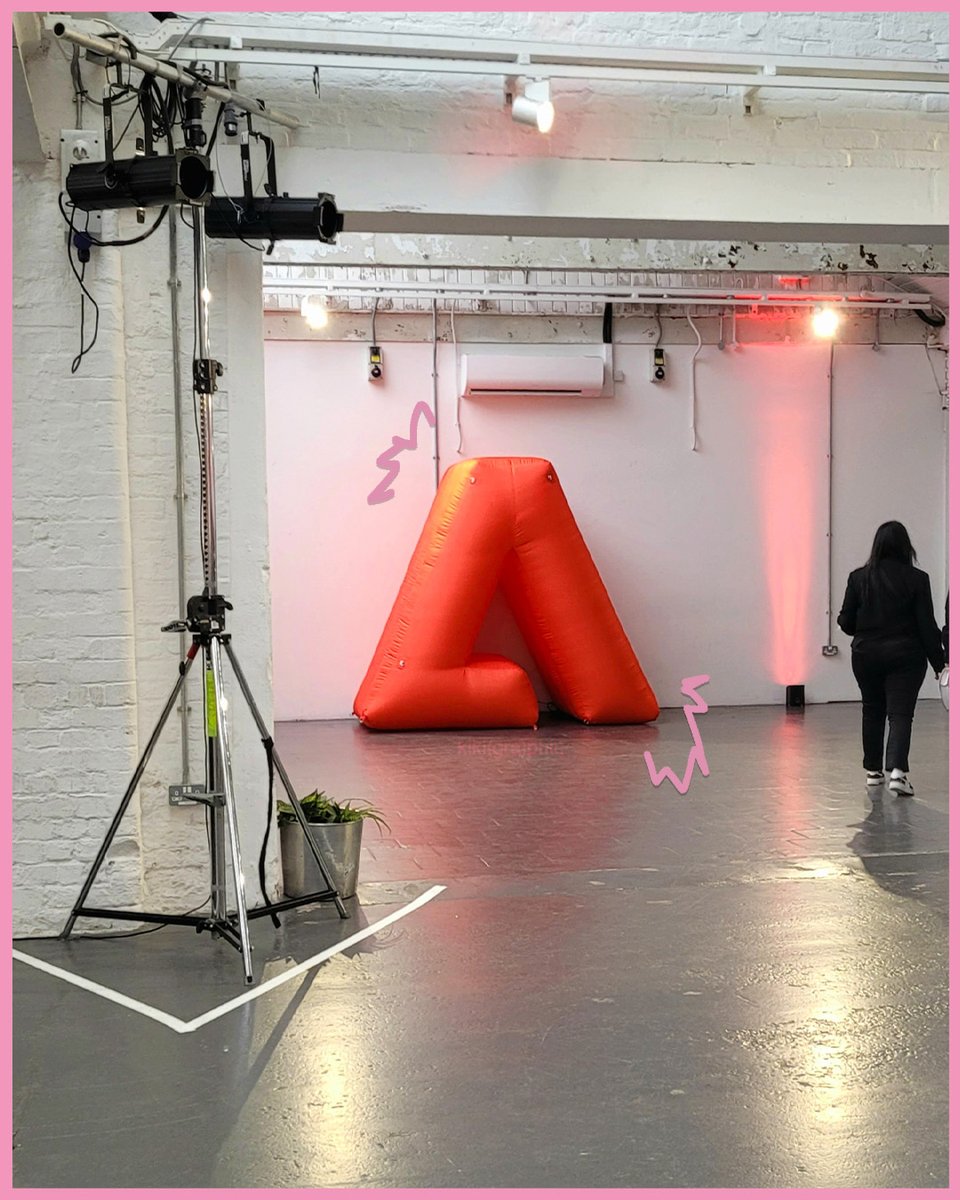 katkenx's tweet photo. super thankful to Adobe for hosting Create Now Birmingham yesterday! met some lovely people, gained some great industry insight, and even gained a cute new notebook and print. ⭐️
#adobe #createnow #GraphicDesign 💖 https://t.co/RBytEuEkqr