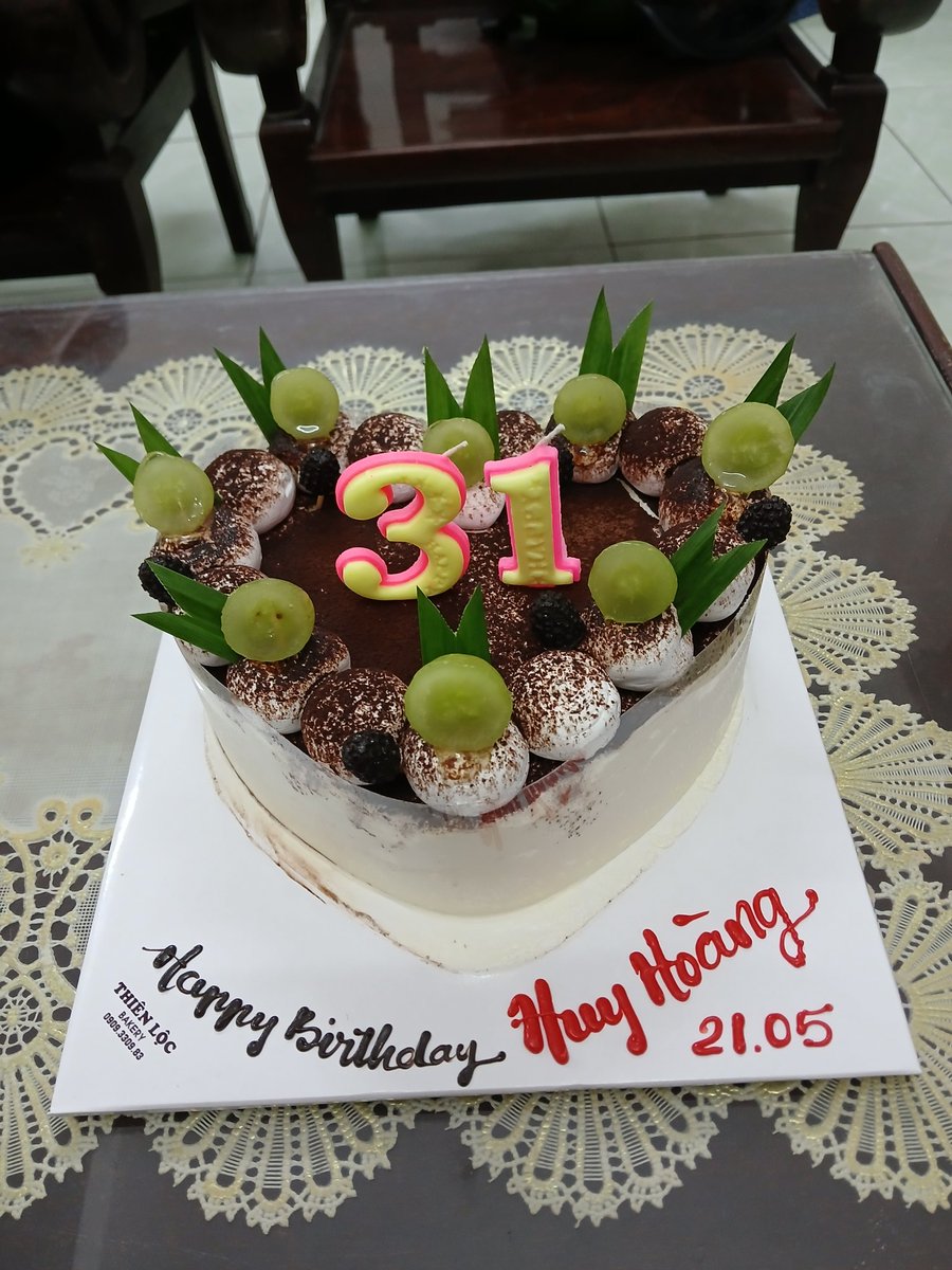 cryfromsky's tweet photo. Sinh nhật ấm áp bên gia đình ☺️🥳🤗 https://t.co/U3lWzQToKA