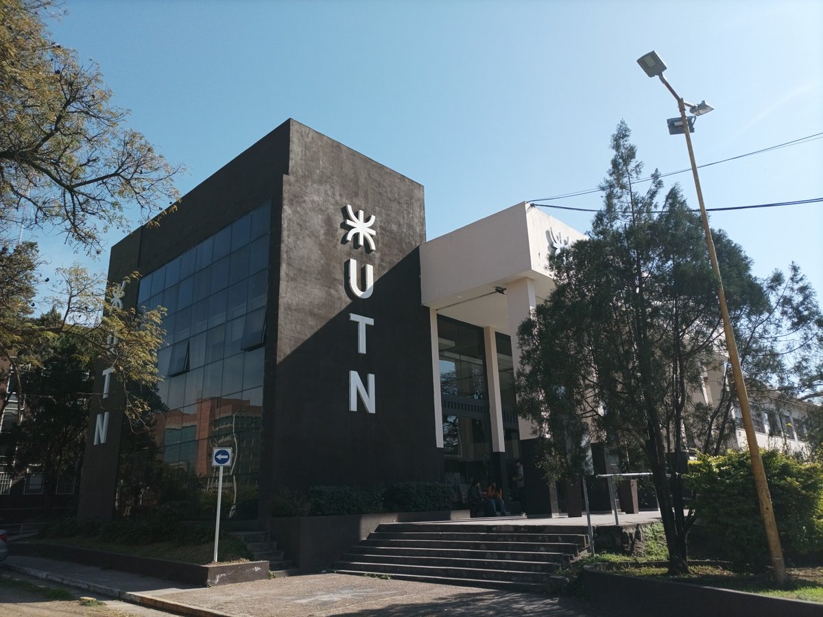 LV12TUC's tweet photo. 🟠➡️#LaMañanaDeLa12  - Ing Hernán Albarracín, secretario de Cultura y Extensión Universitaria de la UTN-FRT.

"Dentro del plan anual de la extensión universitaria, tenemos la intención de llegar con estas capacitaciones a la mayor cantidad de gente". https://t.co/7C7nToa4dI