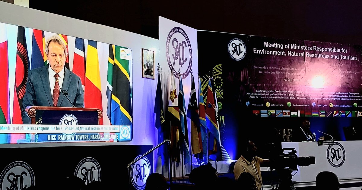 Earlier today, Ambassador of the 🇪🇺EU to Zimbabwe address SADC Ministers at SADC TFCA SUMMIT, partners in conservation and green development.
#Silani #Tinemi #EUWithYou🇪🇺🇿🇼