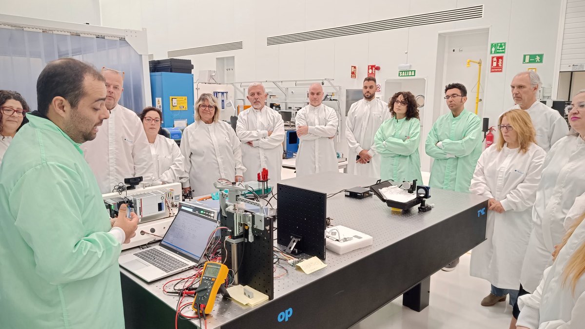 IAC_Astrofisica's tweet photo. 🌌👩💼👨🔧 El IAC se ha sumado a la Semana de la Administración Abierta #SAA2025 con jornadas de puertas abiertas en su sede central y en #IACTEC
Decenas de personas conocieron nuestra investigación, desarrollos tecnológicos y cómo exploramos el Universo 🔭
👉 https://t.co/xoktCVLdTP https://t.co/343VbVnkqq