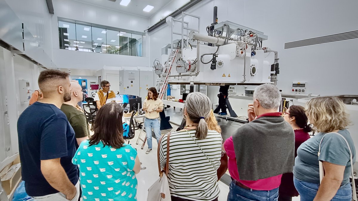 IAC_Astrofisica's tweet photo. 🌌👩💼👨🔧 El IAC se ha sumado a la Semana de la Administración Abierta #SAA2025 con jornadas de puertas abiertas en su sede central y en #IACTEC
Decenas de personas conocieron nuestra investigación, desarrollos tecnológicos y cómo exploramos el Universo 🔭
👉 https://t.co/xoktCVLdTP https://t.co/343VbVnkqq