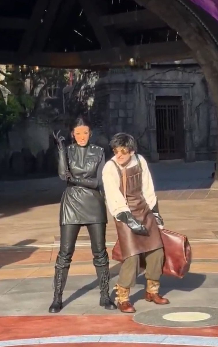 gshepgf's tweet photo. “Me and my lab assistant saw you across the tavern and we really dig your vibe, do you have any limbs you’re not using?” https://t.co/1YaANHPibi