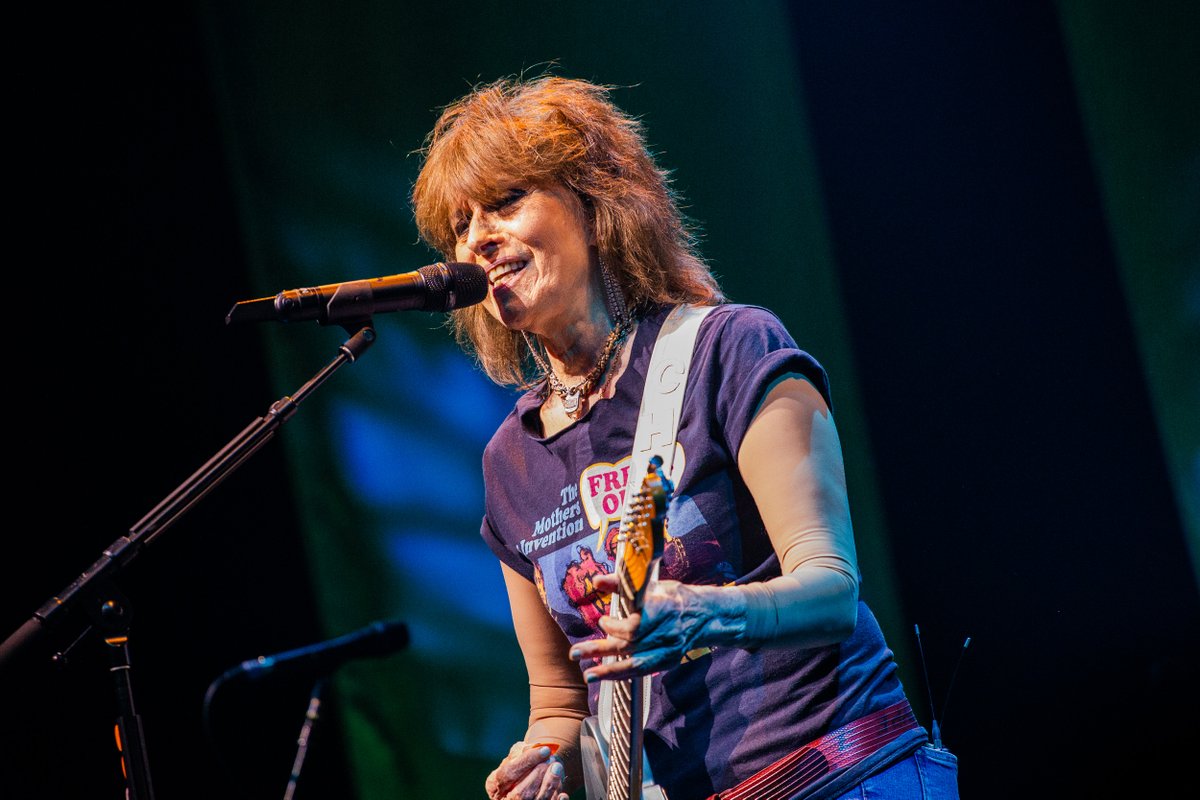 MarcioGrings's tweet photo. Com fotos de Laura Aldana, confira como foi o mais longo dos show do Pretenders até agora na Latin America Tour. Porto Alegre, Araújo Vianna, 19 de maio de 2025. Banda liderada por Chrissie Hynde ainda toca em Brasilia (22) e São Paulo (24) https://t.co/JpUb86y534 https://t.co/94GbXcqpnx