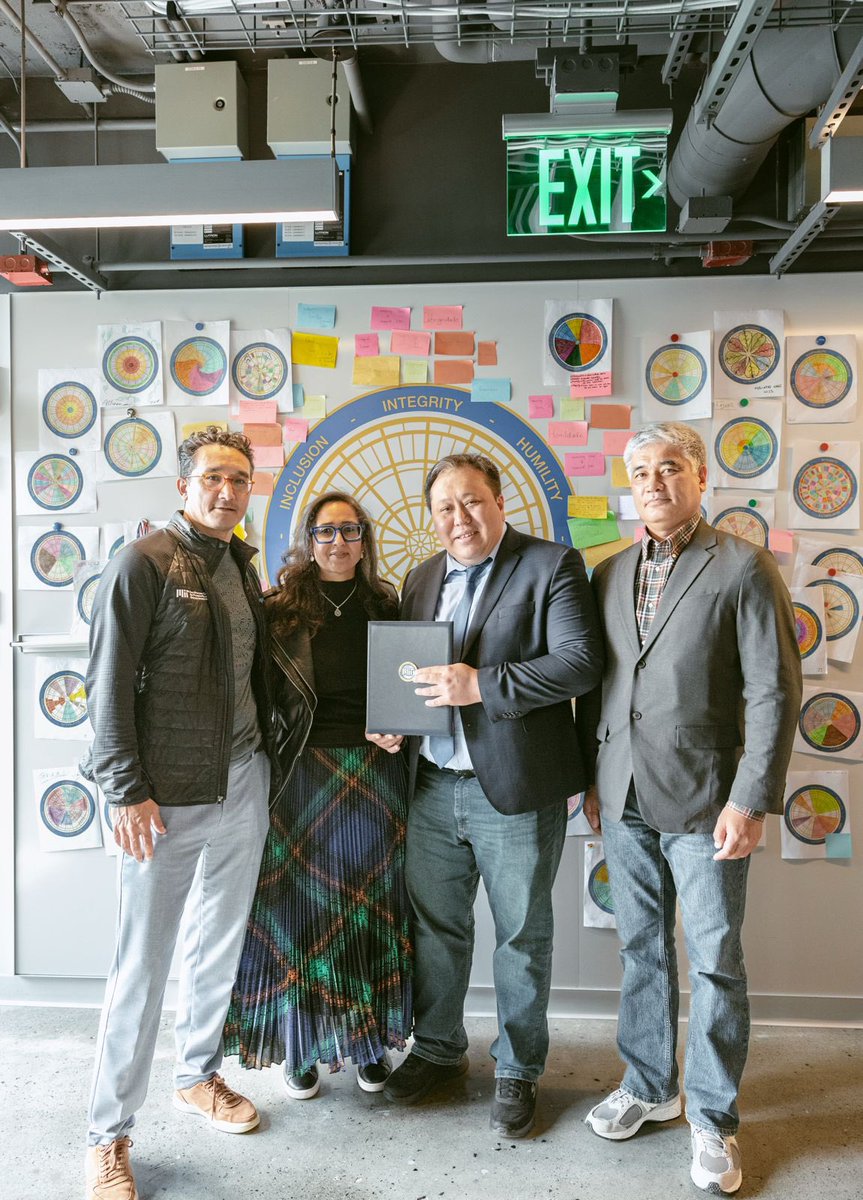 Запуск сотрудничества MIT с Кыргызстаном, это огромная заслуга <a href="/AzisAbakirov/">Azis Abakirov</a> и <a href="/ermekn_kg/">Эрмек</a> , которые поверили, что мы можем сотрудничать с MIT и оказали всяческую поддержку. Уверен, запуск DeepTech Bootcamp это лишь первый шаг, следующие будут регионального масштаба.