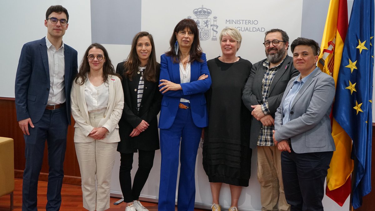 🏳️‍🌈La ministra de Igualdad, @anaredondo, se ha reunido con representantes de diferentes organizaciones LGTBI+, tanto nacionales como internacionales, para evaluar los retrocesos en materia LGTBI+, en Hungría y Bulgaria.