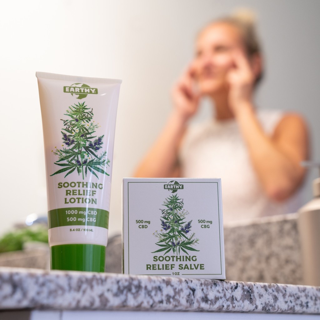 Earthy_Now's tweet photo. 🛁 Make self-care a daily ritual with Earthy Now’s Soothing Relief Lotion and Salve. Both are designed for everyday use, offering the perfect blend of rejuvenation and relaxation. https://t.co/eoPv2A2LGF