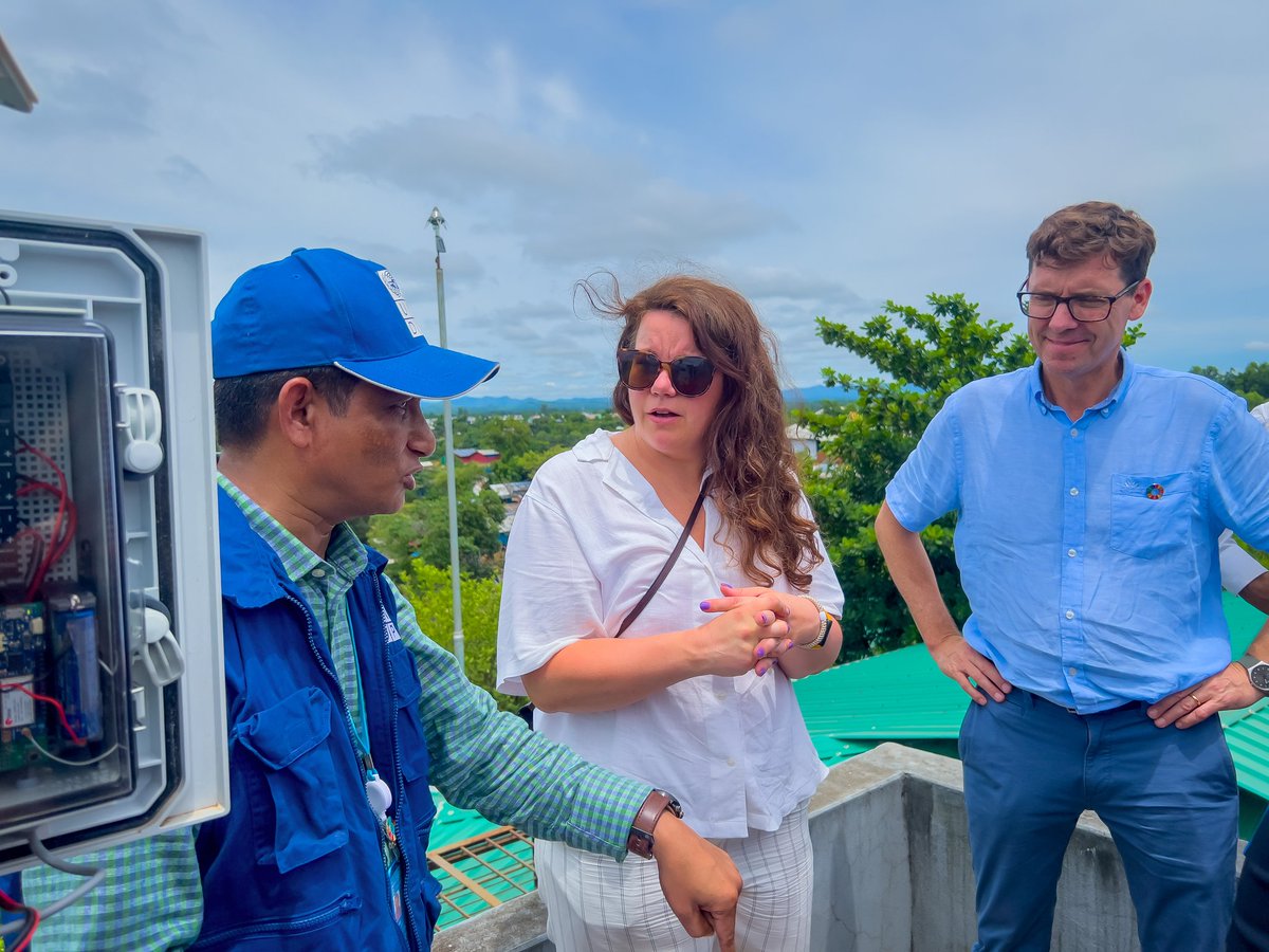 UNDP_BD's tweet photo. Landslides threaten lives in Cox’s Bazar. With 🇳🇴 support, @UNDP is enhancing resilience through rainfall monitoring, early warning systems & building local capacity, protecting both #Rohingya & host communities. 🇳🇴 State Secretary, Ms. Stine Renate Håheim’s & Amb. @NorwayAmbBD visited our impact on the ground.