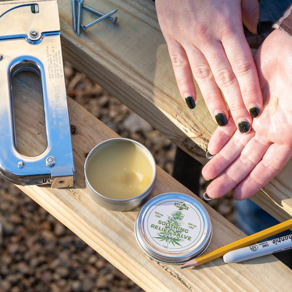 Earthy_Now's tweet photo. 🌸 Spring cleaning and DIY projects can leave your hands feeling rough and worn. Earthy Now’s Soothing Relief Salve is here to help restore and revive your hardworking hands. https://t.co/eUZz6gEM8e