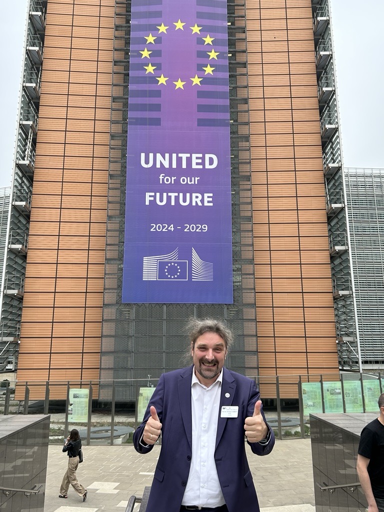 Cyberagentur (@cybagbund) on Twitter photo Europa goes Cyberlila. Forschungsdirektor der <a href="/CybAgBund/">Cyberagentur</a>, Prof. Dr. Christian Hummert, denkt mit #EU und Partnern ĂĽber die #Zukunft der #Cybersicherheitsforschung in #Europa.
#CyberSecurity #Forschung #Cyberagentur #UnitedForOurFuture Europa goes Cyberlila. Forschungsdirektor der <a href="/CybAgBund/">Cyberagentur</a>, Prof. Dr. Christian Hummert, denkt mit #EU und Partnern ĂĽber die #Zukunft der #Cybersicherheitsforschung in #Europa.
#CyberSecurity #Forschung #Cyberagentur #UnitedForOurFuture