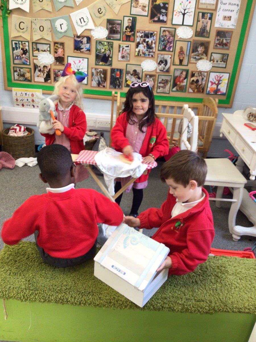 Robin class have loved communicating and role playing in the home corner today! #enfieldnewwalthamrobin