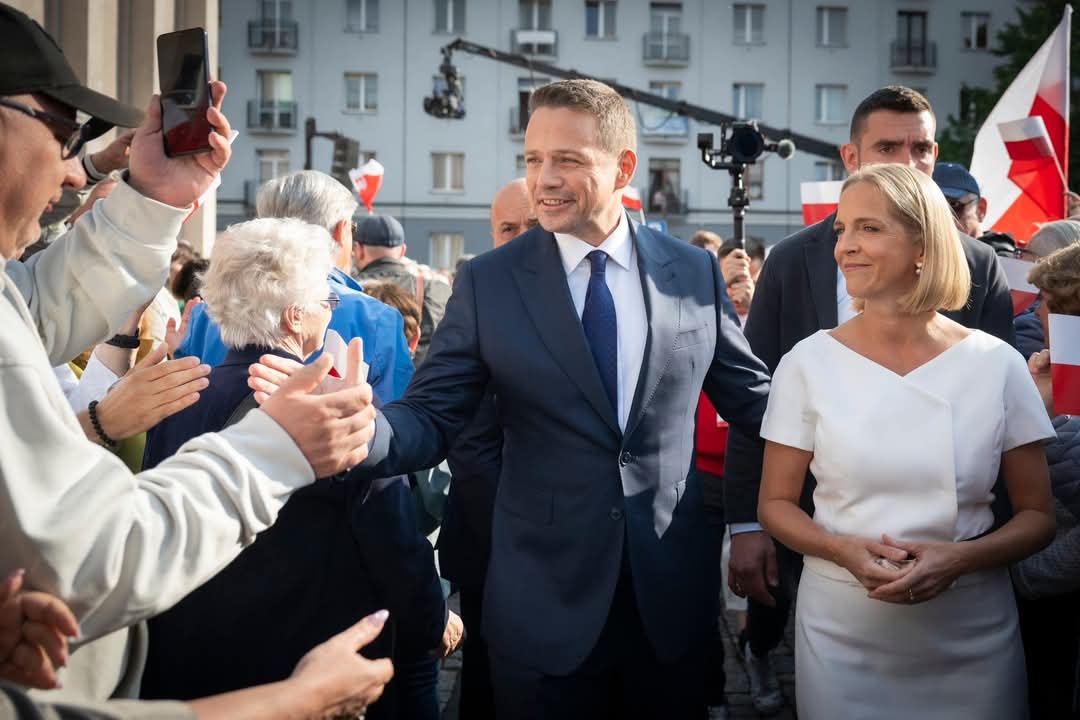 Robert_Jagla (@robert_jagla) on Twitter photo 💬 Prezydent <a href="/trzaskowski_/">Rafał Trzaskowski</a>
Chcę Polski silnej. Polski ambitnej. Polski, która wszystkim stwarza takie same możliwości. Polski, w której każdy może zrealizować swoje aspiracje. Bo Polska nie jest przeciętna. Polska jest stworzona do wielkości.
#Trzaskowski2025 💬 Prezydent <a href="/trzaskowski_/">Rafał Trzaskowski</a>
Chcę Polski silnej. Polski ambitnej. Polski, która wszystkim stwarza takie same możliwości. Polski, w której każdy może zrealizować swoje aspiracje. Bo Polska nie jest przeciętna. Polska jest stworzona do wielkości.
#Trzaskowski2025