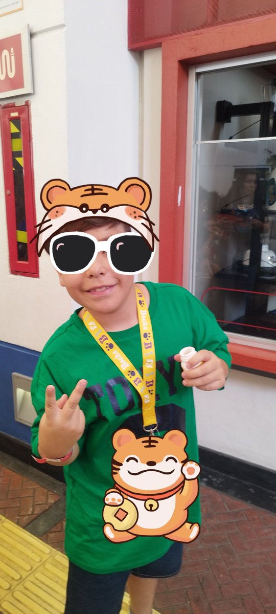 Aralat's tweet photo. @aesquinca hola Toño nos regañas unos pases para Monster Truck!  
Te escuchamos desde más de 15 años por favoreee
#caminitoalaescuela https://t.co/2VWHc2GEsD