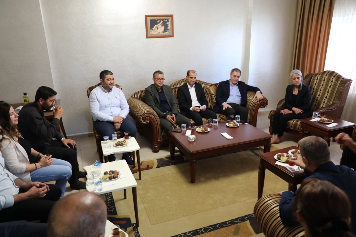 DEMGenelMerkezi's tweet photo. Eş Genel Başkanımız Tuncer Bakırhan, yakın zamanda hayatını kaybeden Siirt Eski İl Eşbaşkanımız Faruk Sağlam ve Batman İl Eşbaşkanımız Mustafa Mesut Tekik için Siirt ve Batman'da kurulan taziyeye ziyarette bulundu.

Yitirdiğimiz tüm yoldaşlarımıza sözümüzdür, bu mücadeleyi başarıya ulaştıracağız.