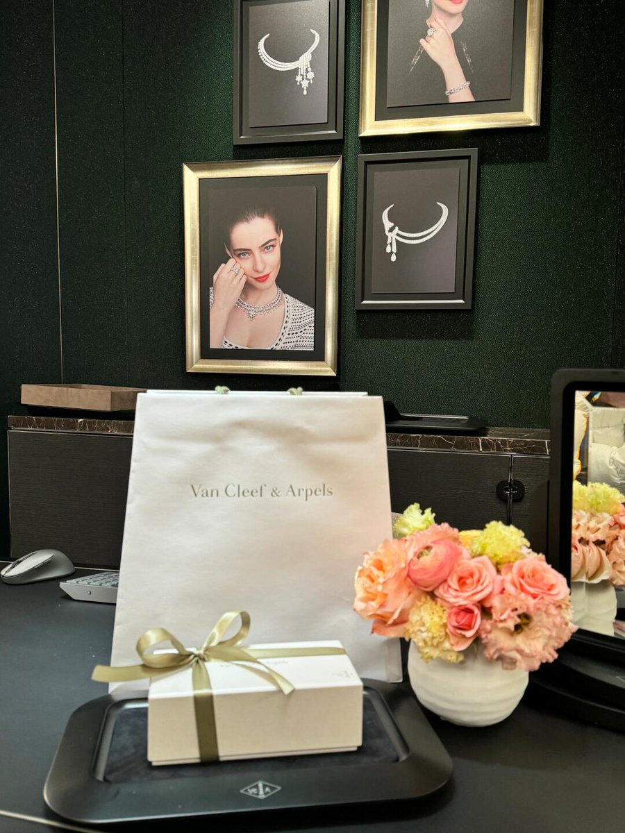 would like to rent a batch of LinkedIn accounts. These accounts must be active (contacts must be older than 3 months). They must be personal accounts. If you have any ideas, you can contact me via WhatsApp +1 2135693162.