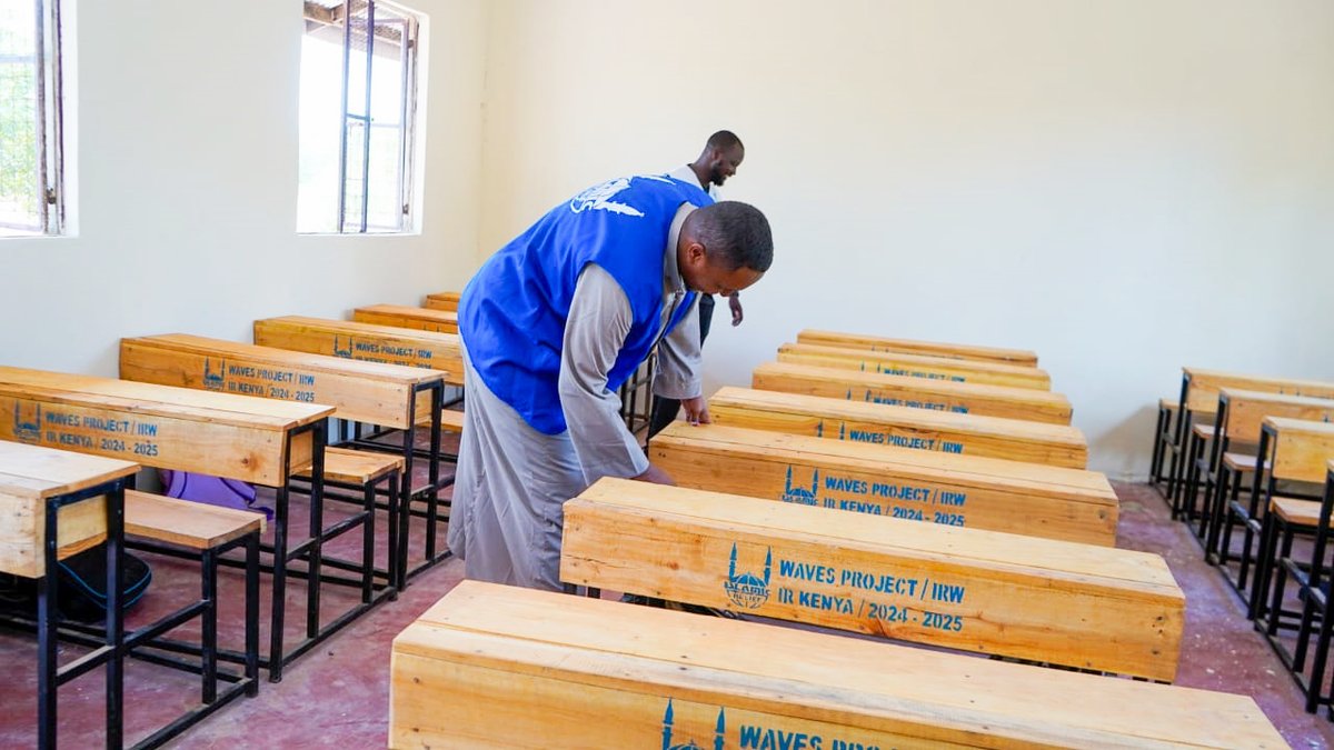 IR_Kenya's tweet image. 📚 Just delivered 200 desks &amp;amp; 300 dignity kits to equip the 5 new classrooms we constructed in Adele Primary School!
Support from @IslamicReliefIT , @islamicreliefes, @IslamicReliefIE, @IslamicReliefN under the #WAVESProject is making education safer, more dignified &amp;amp; inclusive.
