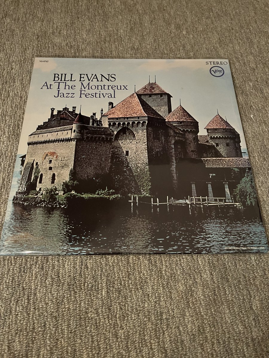 oZAR0wKIfatwxvA's tweet photo. Bill Evans – At The Montreux Jazz Festival
Verve Records(Classic Records ) - V6-8762

大好きな作品は何枚あっても良いので、クラレコ盤に挑戦。音楽の素晴らしさはもとより、最高のマスタリングに1人で歓喜。

“Mother Of Earl”がベスト。

10/10
#Jazz #vinylrecords #nowspinning https://t.co/Tuzfe4AoUC