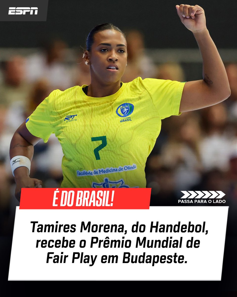 ESPNBrasil's tweet photo. O gesto de empatia, agora reconhecido internacionalmente, fez o público aplaudir de pé!
Temos muito orgulho de você, Tamires! 👏🇧🇷
#Handebol #ESPNemParis #TamiresMorena #FairPlay https://t.co/VddKwaEpMZ