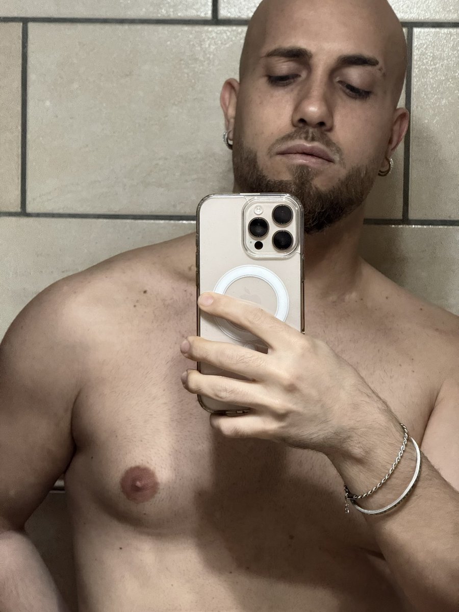 tontaronico's tweet photo. 🤱🤣 https://t.co/zJFVbzHjeC