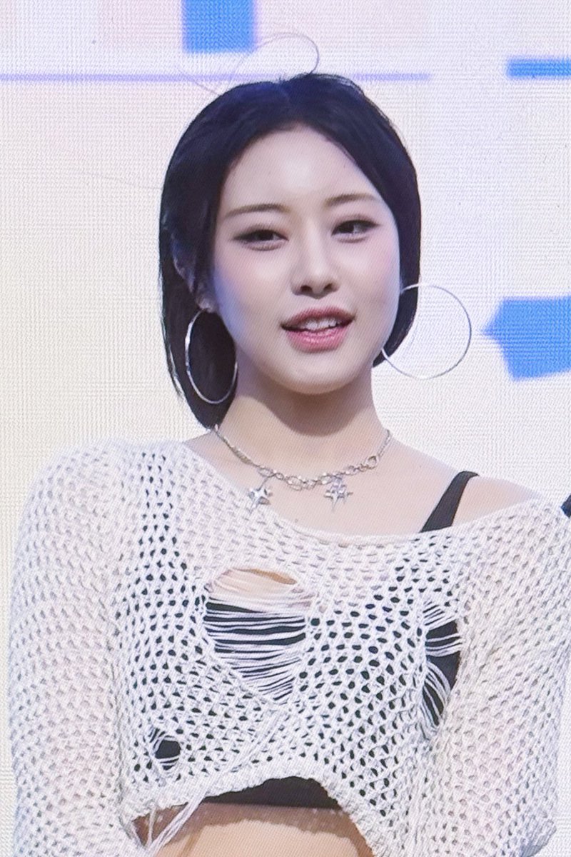 250521 잘 안 보이는데 머리 땋앗음 예뻐 !! 
#빌리 #Billlie #션 #SHEON #김수연