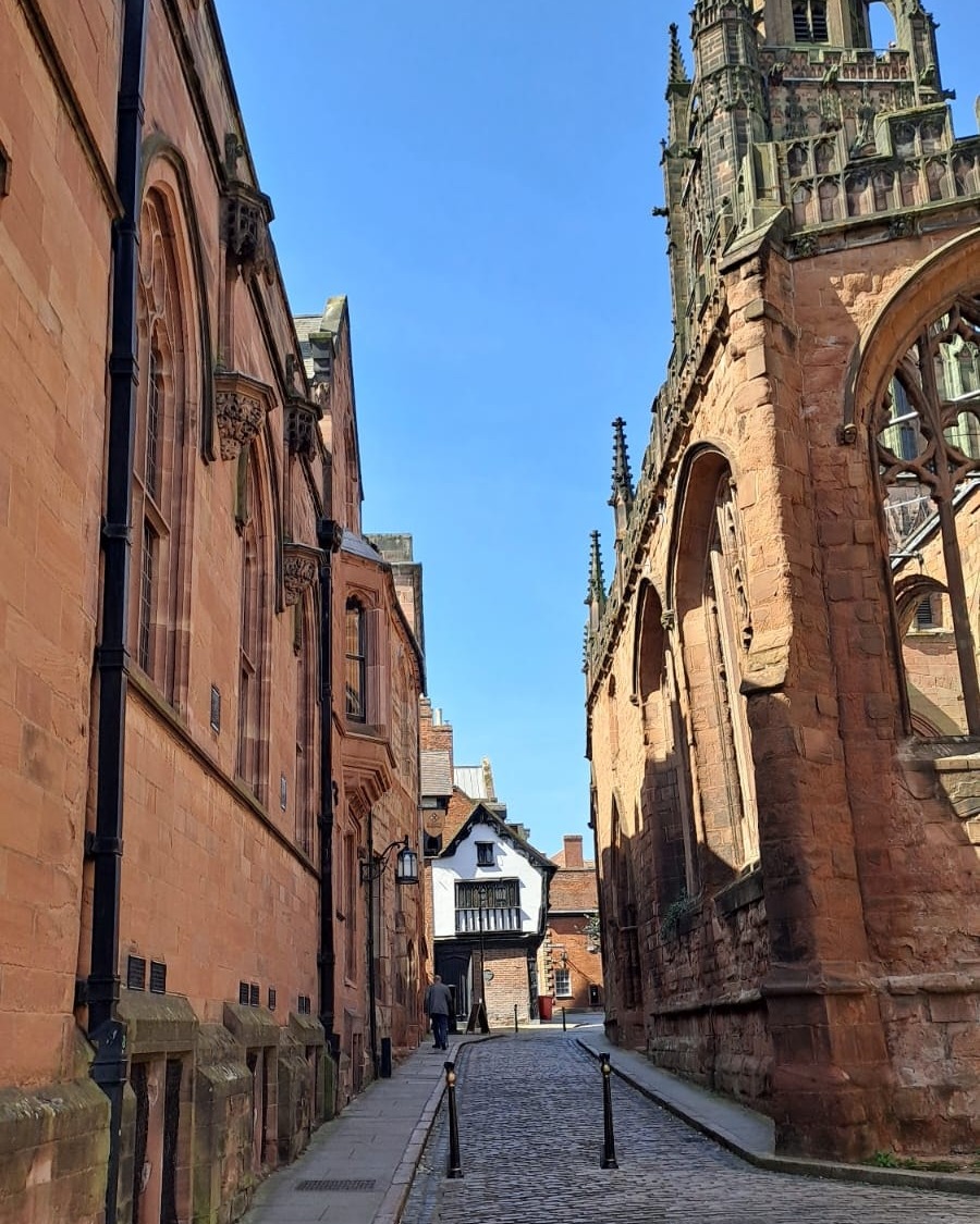 RamadaCoventry's tweet image. 🏰 Step back in time at St Mary’s Guildhall — just a short stroll from Ramada Coventry! With 700+ years of history, royal visits &amp;amp; the stunning Coventry Tapestry, it’s a must-see city break gem. #StMarysGuildhall #ExploreCoventry #RamadaCoventry #HistoricCoventry