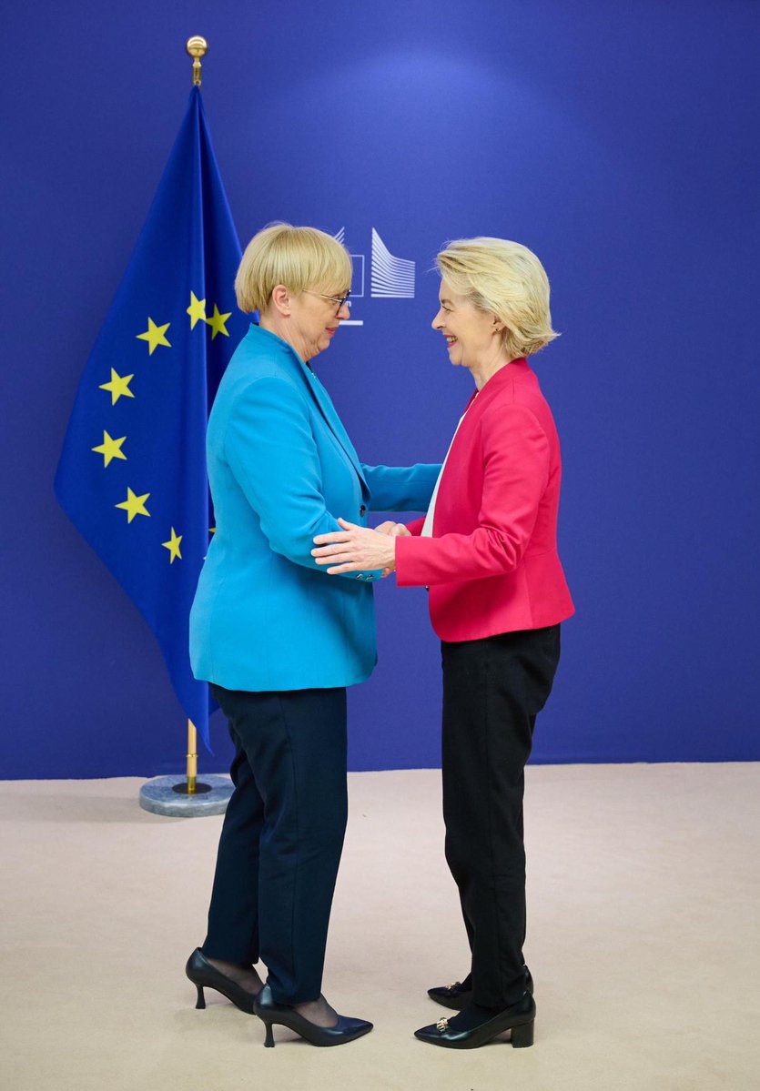 Ursula von der Leyen (@vonderleyen) on Twitter photo Good catch-up with President <a href="/nmusar/">NataŔa Pirc Musar</a> today.
We discussed progress on post-flood reconstruction in Slovenia, which the EU is actively supporting.
We also discussed our staunch support to Ukraine and the latest developments on EU enlargement in the Western Balkans. Good catch-up with President <a href="/nmusar/">NataŔa Pirc Musar</a> today.
We discussed progress on post-flood reconstruction in Slovenia, which the EU is actively supporting.
We also discussed our staunch support to Ukraine and the latest developments on EU enlargement in the Western Balkans.