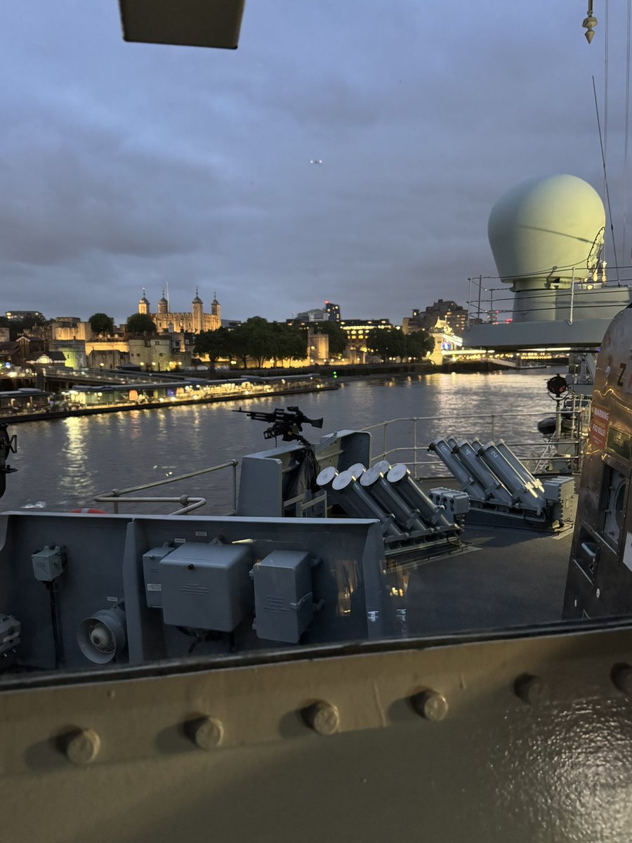 URNU London tweet media