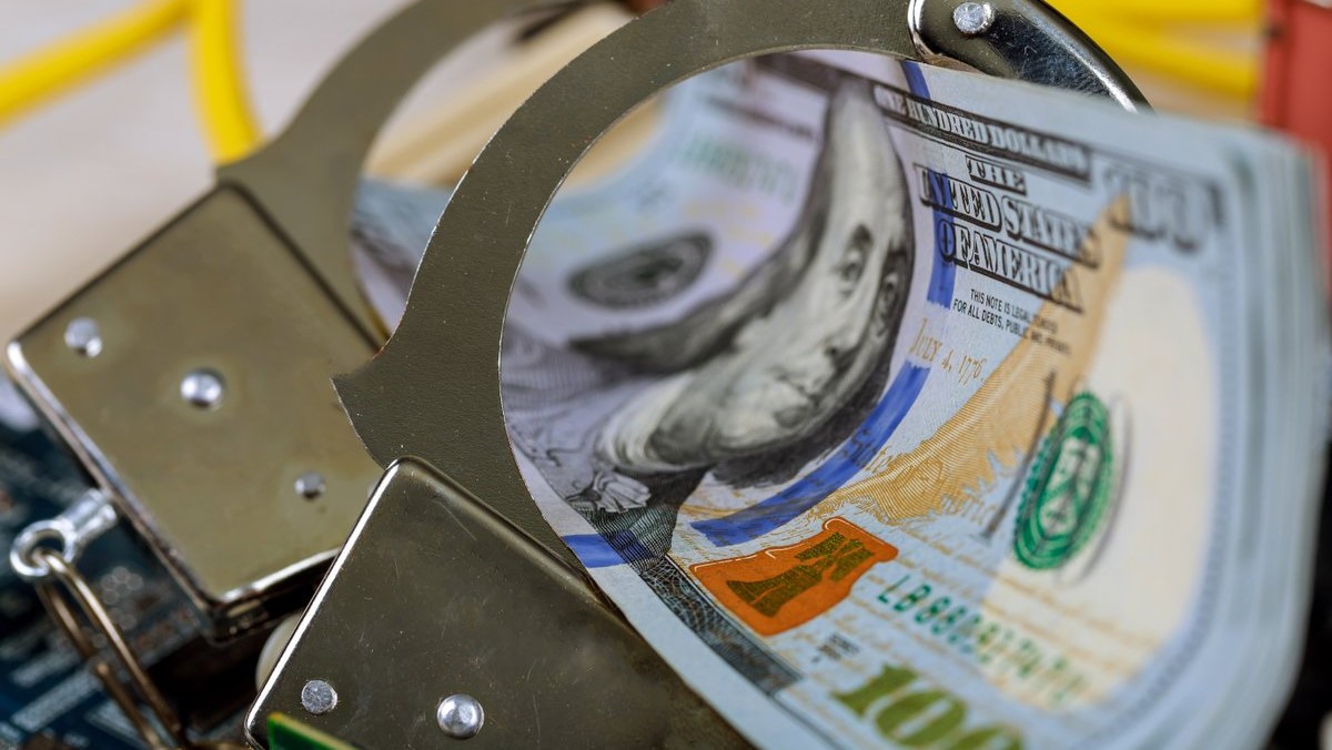 FBI Cincinnati (@fbicincinnati) on Twitter photo Following an Investigation by the #FBI, <a href="/DaytonPolice/">Dayton Police Dept.</a>, and Air Force OSI, a former local AMVETS post commander has been charged with 15 counts of wire fraud related to embezzling money from the non-profit organization’s bank accounts. ow.ly/38Q750VVVrn Following an Investigation by the #FBI, <a href="/DaytonPolice/">Dayton Police Dept.</a>, and Air Force OSI, a former local AMVETS post commander has been charged with 15 counts of wire fraud related to embezzling money from the non-profit organization’s bank accounts. ow.ly/38Q750VVVrn
