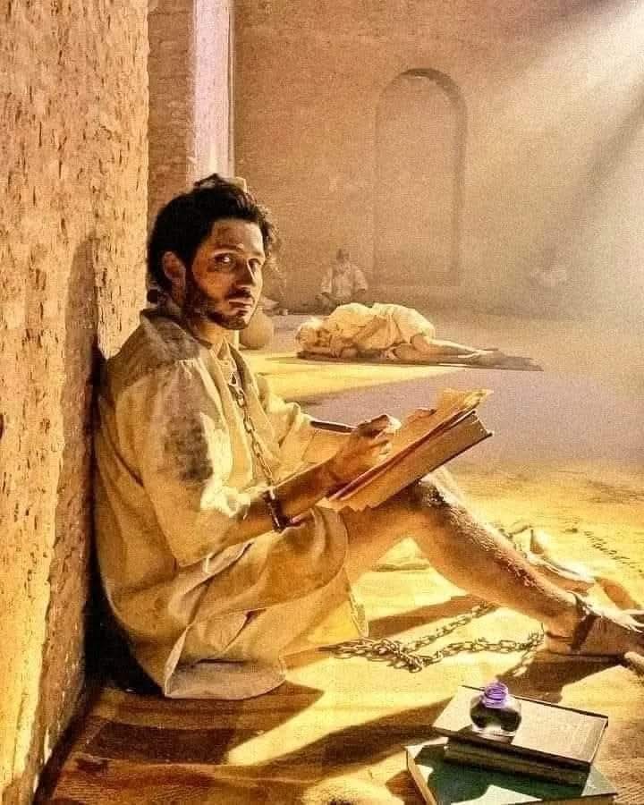 ShekharMitr's tweet photo. ना बंदूक,
ना बम उठा
कलम उठा
कलम उठा...
मजलूमों और
महकूमों को
मुफलिसों और
महरूमों को
हुक़ूक़ और
इंसाफ़ दिला
कलम उठा
कलम उठा...
#नक्सलवादी #माओवादी
#Pen #NoTerrorism
#NaxalFreeIndia
#naxalism #Maoists https://t.co/MP0fh2h8hH