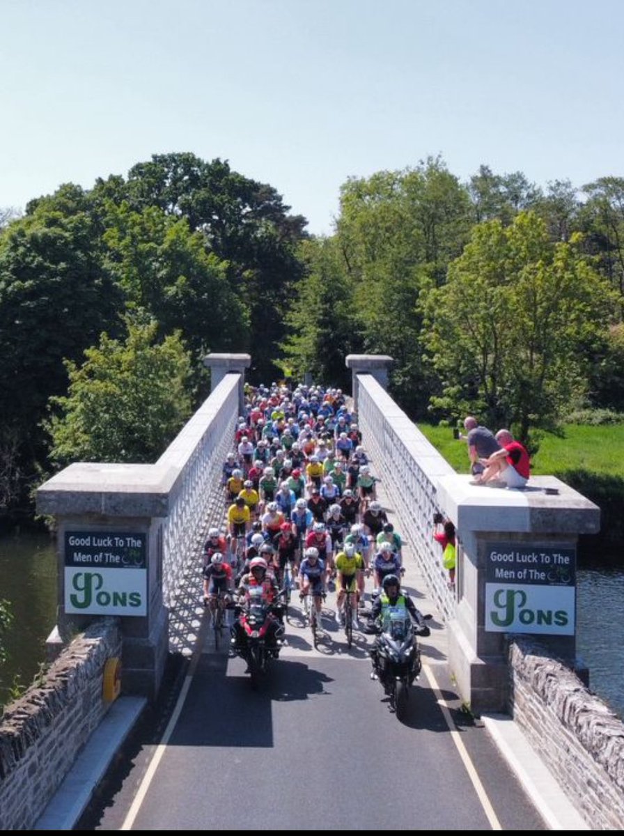 stmarysgfc's tweet image. What a photo….
The peloton crossing the picturesque Obelisk Bridge at historic Oldbridge on day 1 of the @rastailteann a beautiful shot thanks to Richard Hughes
@opwireland @TourismIreland @BectiveStud @gerardcam