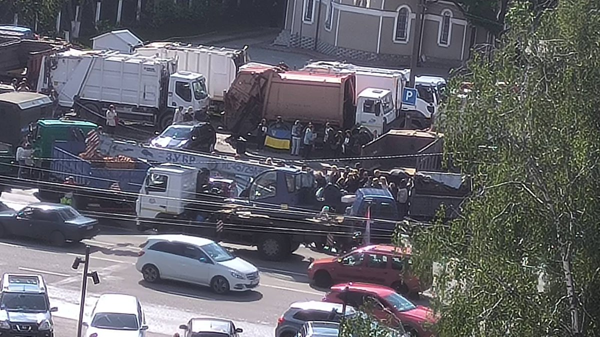 AApro6475's tweet photo. Сьогодні кажуть Онуфрій кацапський приїде в Хмельницькому храм відкривати,то перекрита вся територія. https://t.co/8ucpDccT4s